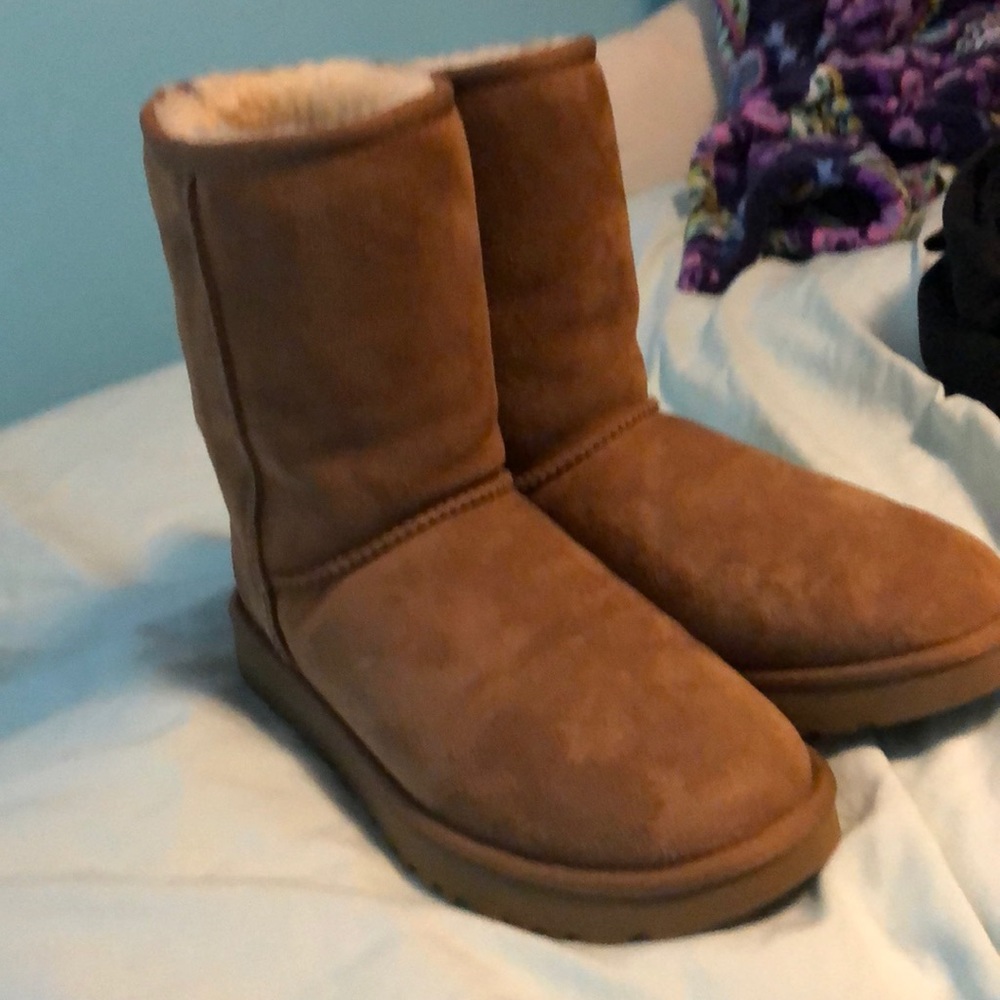 UGGS - Picture 2 of 2